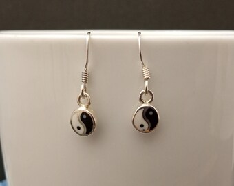 Sterling Silver Ying Yang  Drop Earrings.  Vintage,  Marked 925, Free shipping.