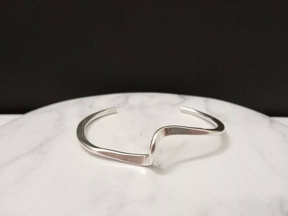 Sterling Silver Wave Cuff Bracelet. Vintage , Fre… - image 3