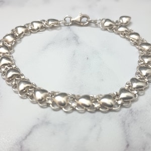 Sterling Silver Dainty  Heart Bracelet.   Vintage, Stamped 925,  Free shipping.