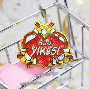 SEVENTEEN Pin de esmalte Aju Yikes (v3)