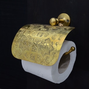 Portarotolo di carta igienica inciso in ottone, finitura in ottone non laccato, portarotolo di carta igienica unico, realizzato a mano da un artigiano.