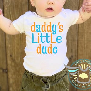 Daddy&#39;s Little Dude Baby Onesie® Baby Boy Outfit, Dad Gift, Baby Announcement, Pregnancy Reveal, Cute, First Outfit, Father&#39;s Day Gift
