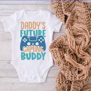 Daddy&#39;s Future Gaming Buddy Baby Onesie® Daddy&#39;s Little Buddy, Baby Shower Gift, Daddy&#39;s Boy, Dad Gift, Cute Boy Onesie® Trendy, Video Games