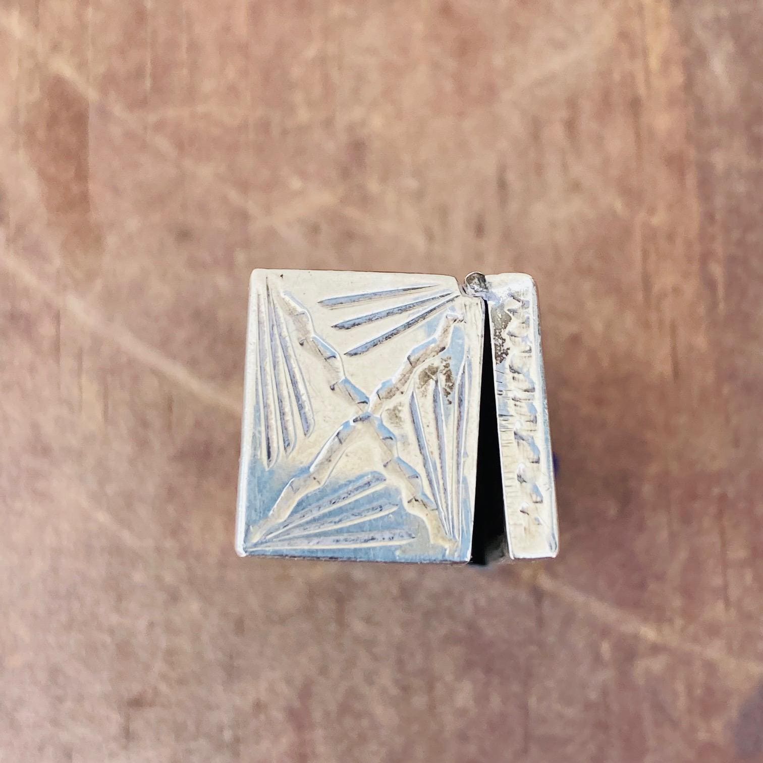 ヴィンテージ 800 シルバー リップスティックホルダー：花柄、ブルー