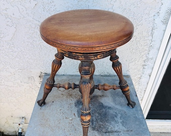 Taburete de piano de principios del siglo XX con patas de garra de cristal, madera de roble; #CE01321
