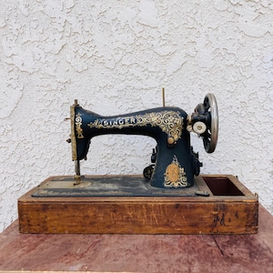 Early 1900s Singer Sewing Machine and Case, Electric Sew Machine, Industrial Centerpiece, Americana Rustic Farmhouse Decor, As Is, #CE1064