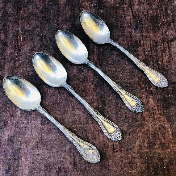 銀製スプーン4本セット Yahoo!オークション - 当時物 SILVER⁄銀製⁄スプーン4本まとめて⁄昔食器
