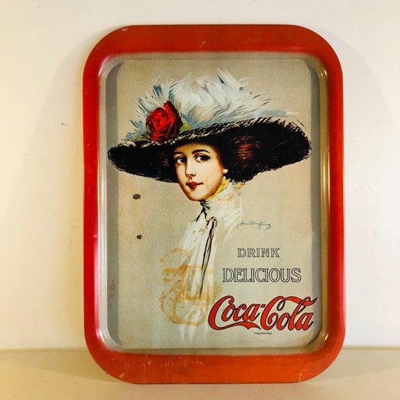in de buurt Beneden afronden straal Vintage Tin Coca-Cola Dienblad meisje in hoed drinken - Etsy België