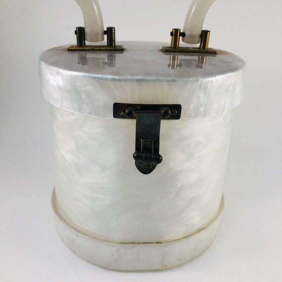 1950年代のルーサイトハンドバッグ：ミッドセンチュリーのホワイト