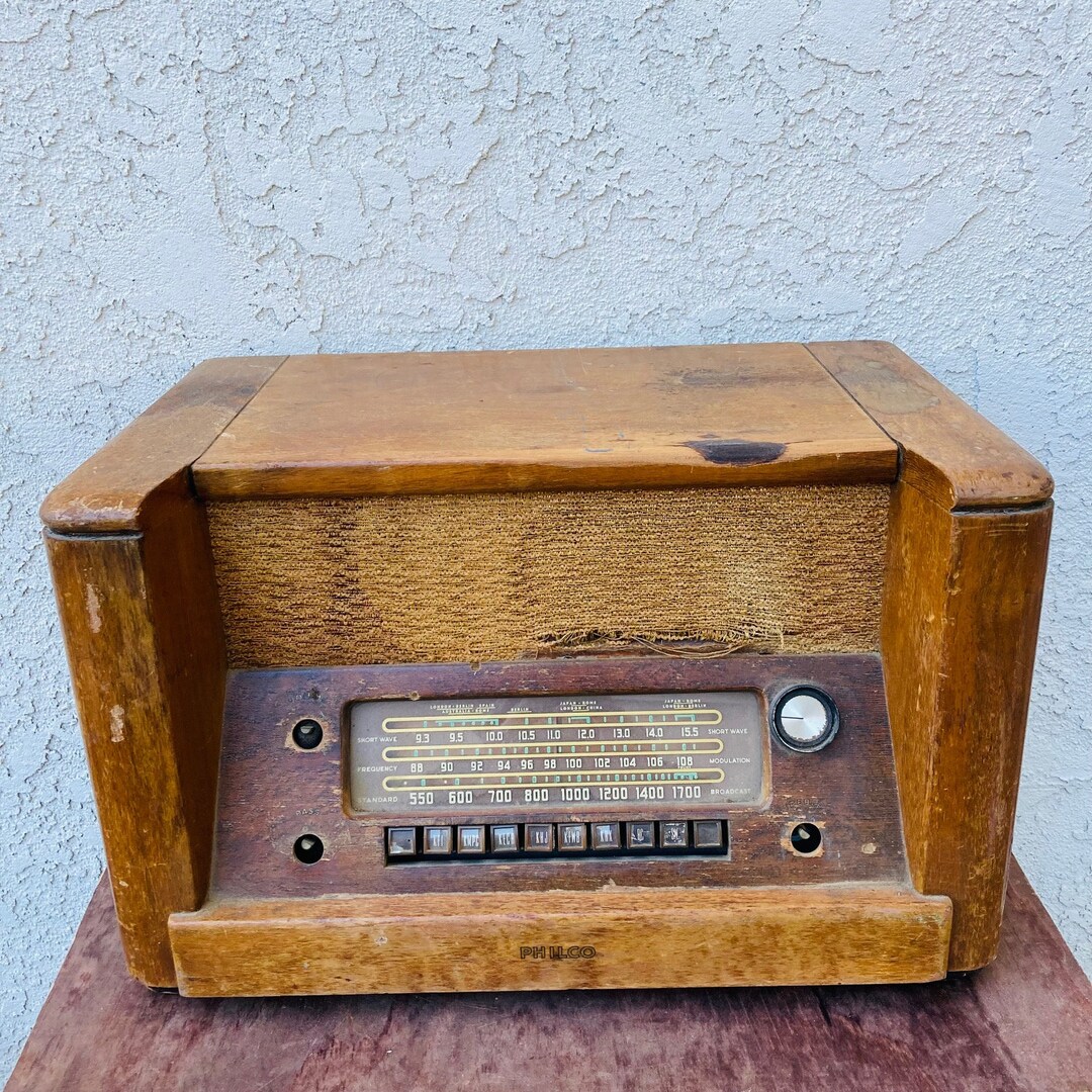 Philco Tube Radio Model 48482, 1940s Vintage Table Top Radio
