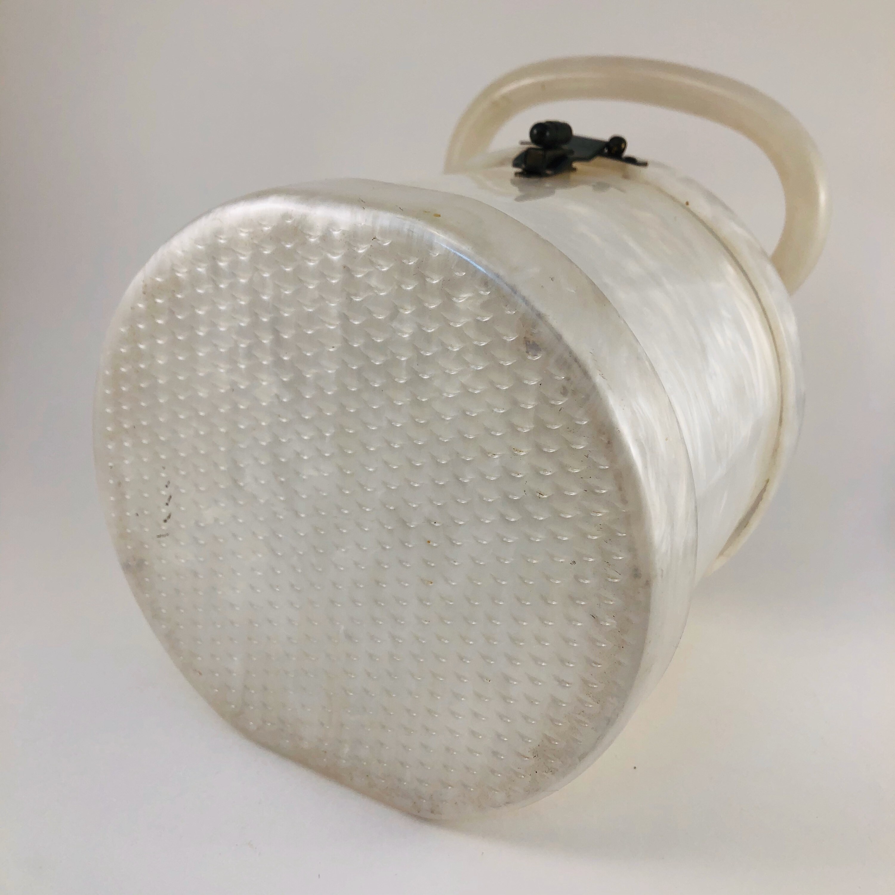 1950年代のルーサイトハンドバッグ：ミッドセンチュリーのホワイト