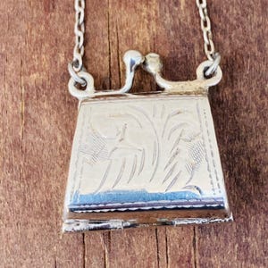 Sterling Silber 925 Pill Box Locket Geldbörse Anhänger, Miniatur Vintage Doll Handtasche Charme Zubehör, Geschenke für ihre Mutter Oma, # CE01177