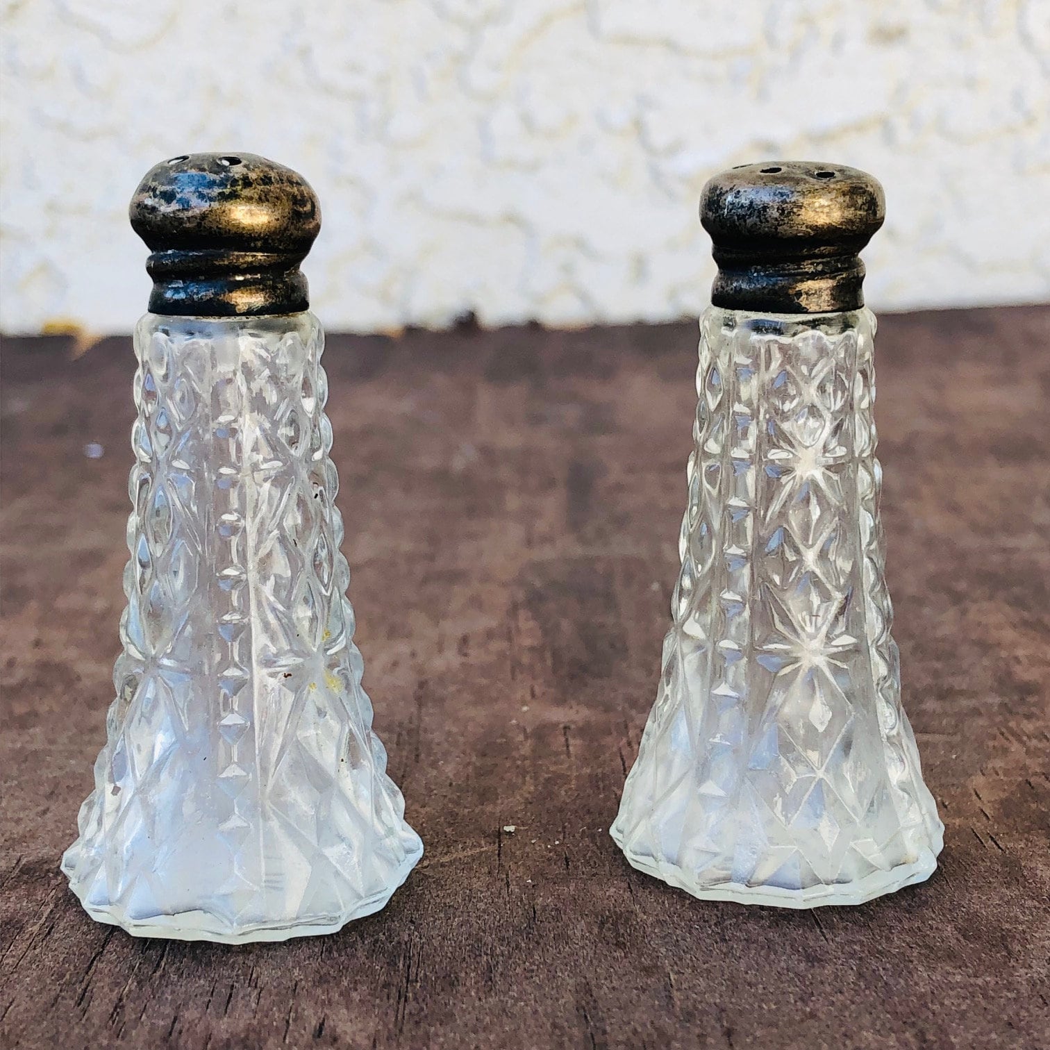 Crystal salt and pepper shakers discount