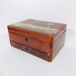 Vintage Japanese Small Lacquered Jewelry Box decorated with &quot;Aloha Hawaii&quot;, 1950s Mid Century Jewelry Box, Made In Japan, #0373JW