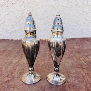 Vintage La France Salt and Pepper Shakers, 2 Silver Plated 1930s Salt Pepper Cellars Pair, Retro Table Decor, House Warming Gift, CE1030