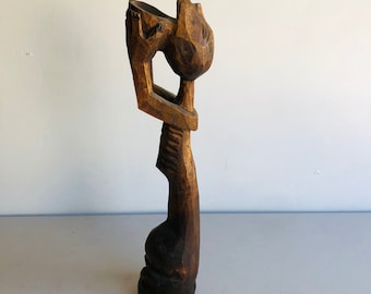 Vintage handgeschnitzte afrikanische Figur: Stammeskunst-Statue, Elfenbeinküste