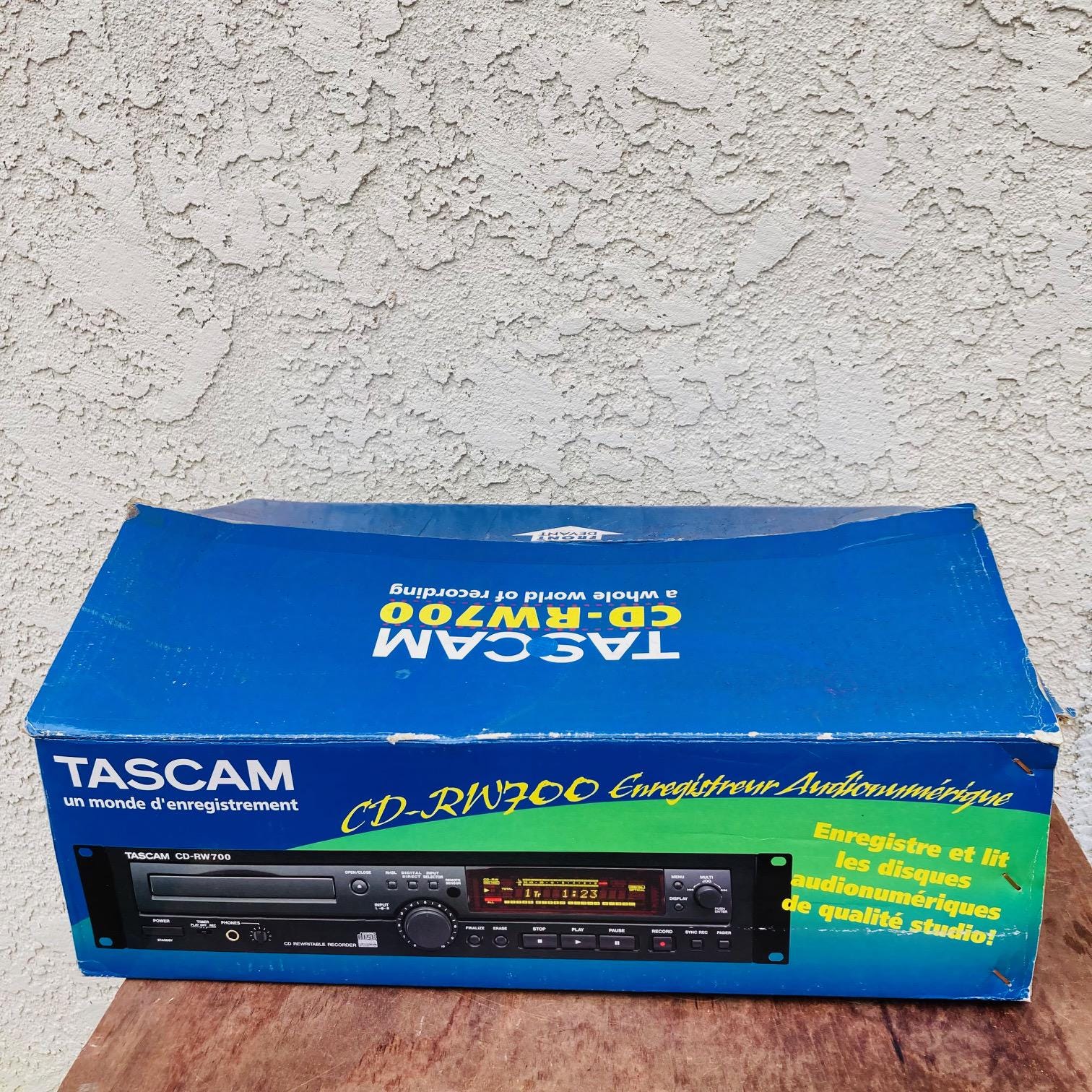 TASCAM　CD-RW700 TASCAM CD-RW700 Professional CD Rewritable Recorder Player