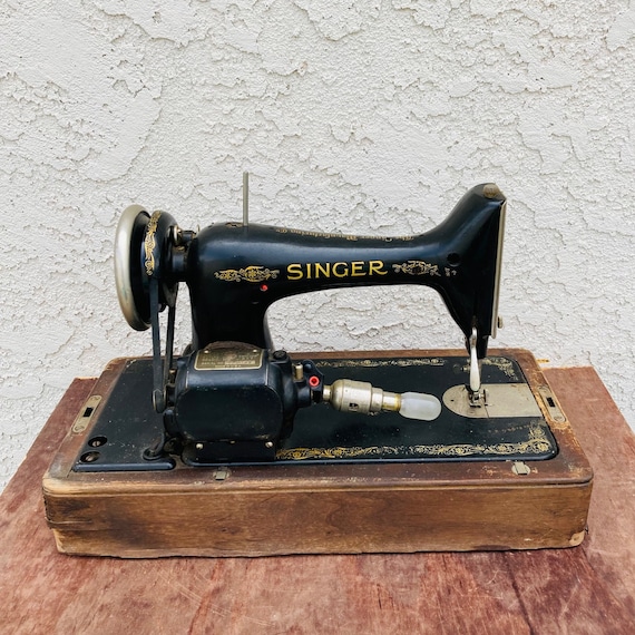 Antique 1920s Singer Sewing Machine and Case, Electric Sew Machine,  Industrial Centerpiece, Americana Rustic Farmhouse Decor, as Is, CE0836 