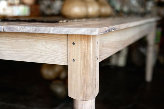 Classic Hickory Turned Leg Dining Table V Mortise Tenon Joints