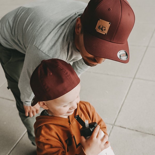 Partnerlook 2er-Set Maroon< Mützen Set > Snapback > Papa Geschenk > Herrentag > Kinder > Vatertagsgeschenk > Geschenk zur Geburt>Familiencap