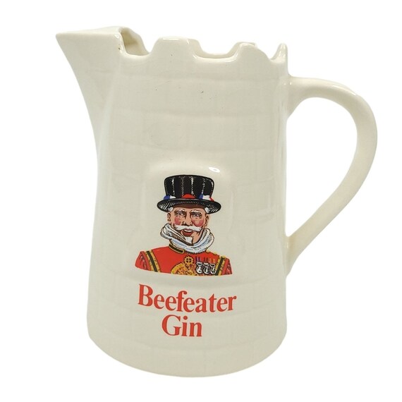 Beefeater VINTAGE BEEFEATER GIN  BAR WATER JUG  mint condition 