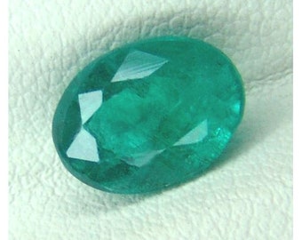Colombian "rare" untreated VS intense medium deep green precision oval cut Emerald 2.30 ct.