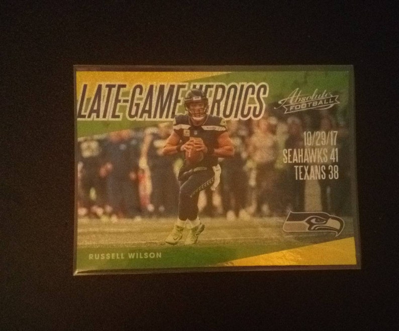2018 Absolute Spectrum Gold Late Game Heroics Russell Wilson