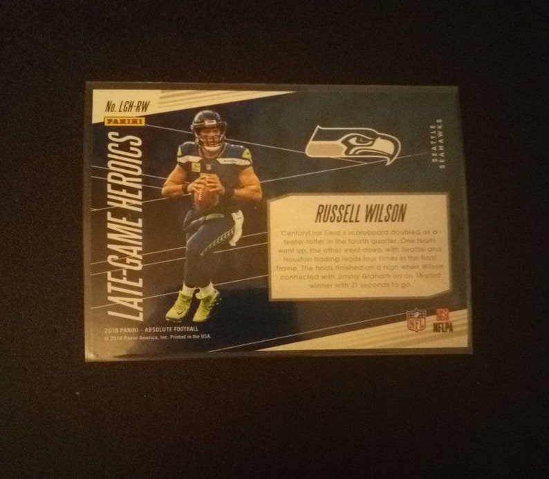 2018 Absolute Spectrum Gold Late Game Heroics Russell Wilson