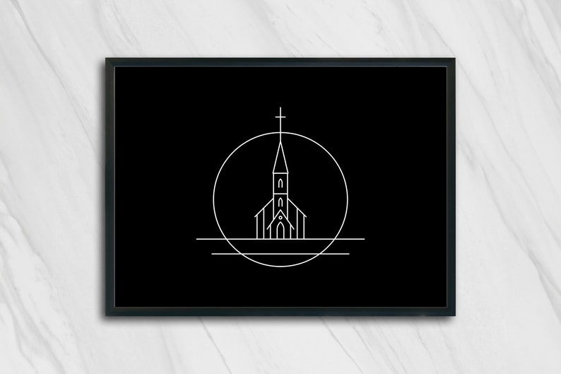 K&ouml;nnte beinhalten: Ein Schwarzwei&szlig;-Linienkunst-Druck einer Kirche mit einem Kreuz oben, in einem Kreis, mit einer Linie darunter. Der Druck ist in einem schwarzen Rahmen gerahmt.