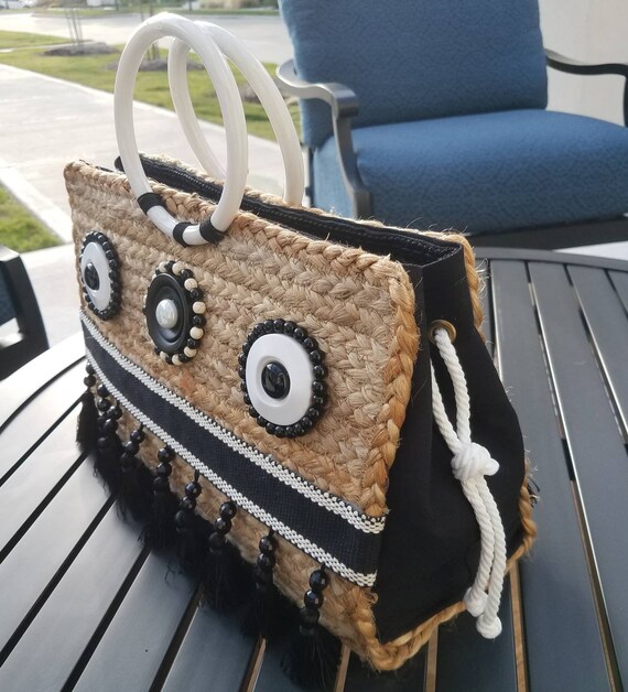 Bolso De Jute Trenzado Con Tela Negra Decorado Con Piezas | Etsy Singapore