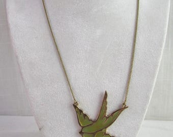 NECKLACE Gold-filled and enamel Green bird suspended on a gold tone chain