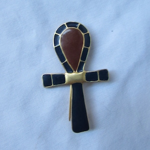 VINTAGE MMA Metropolitan Museum of Art Egiziano Smalto Pin Ciondolo 1976