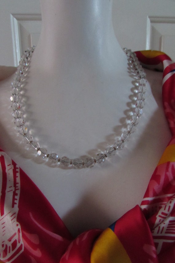 1960S AUSTRIAN CRYSTAL Necklace Gold detail