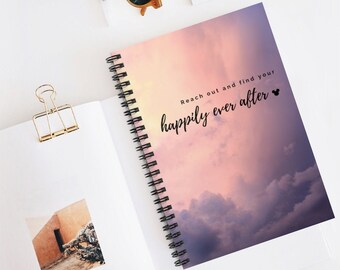 Happily Ever After Disney Sunset Spiral Notebook - Geregeerde lijn met zak
