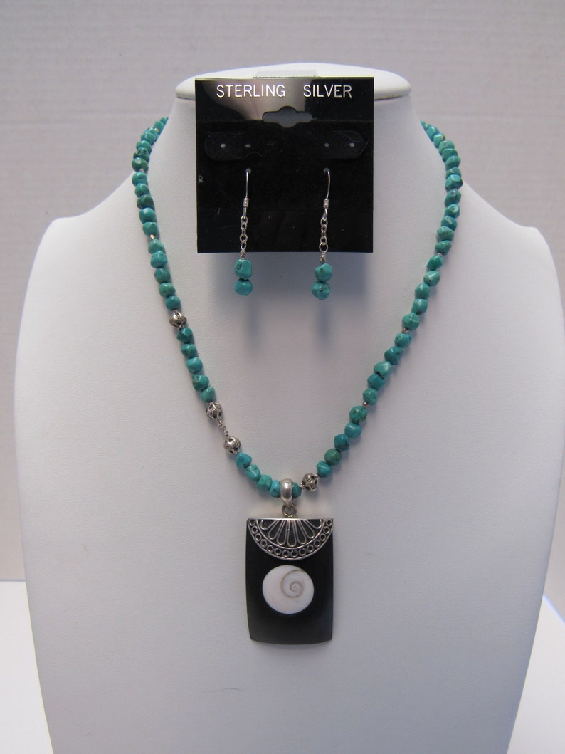 925 Sterling Silver Turquoise /& black Wood Pendant 18 Multi-colored Alluregem E1747 31 gm