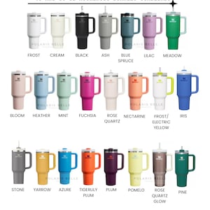 Puede incluir: Imagen que muestra vasos Stanley en varios colores: Frost, Cream, Black, Ash, Blue Spruce, Lilac, Meadow, Bloom, Heather, Mint, Fuchsia, Rose Quartz, Nectarine, Frost/Electric Yellow, Iris, Stone, Yarrow, Azure, Tigerlily Plum, Plum, Pomelo, Rose Quartz Glow y Pine. El texto dice "Stanley Color Options".