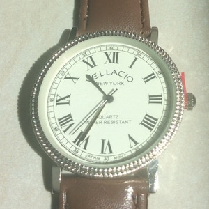 Vellacio Men&#39;s Watch Round White Dial Roman Numeral hours on Brown Leather Band Unused New Vintage Item Works Perfectly!