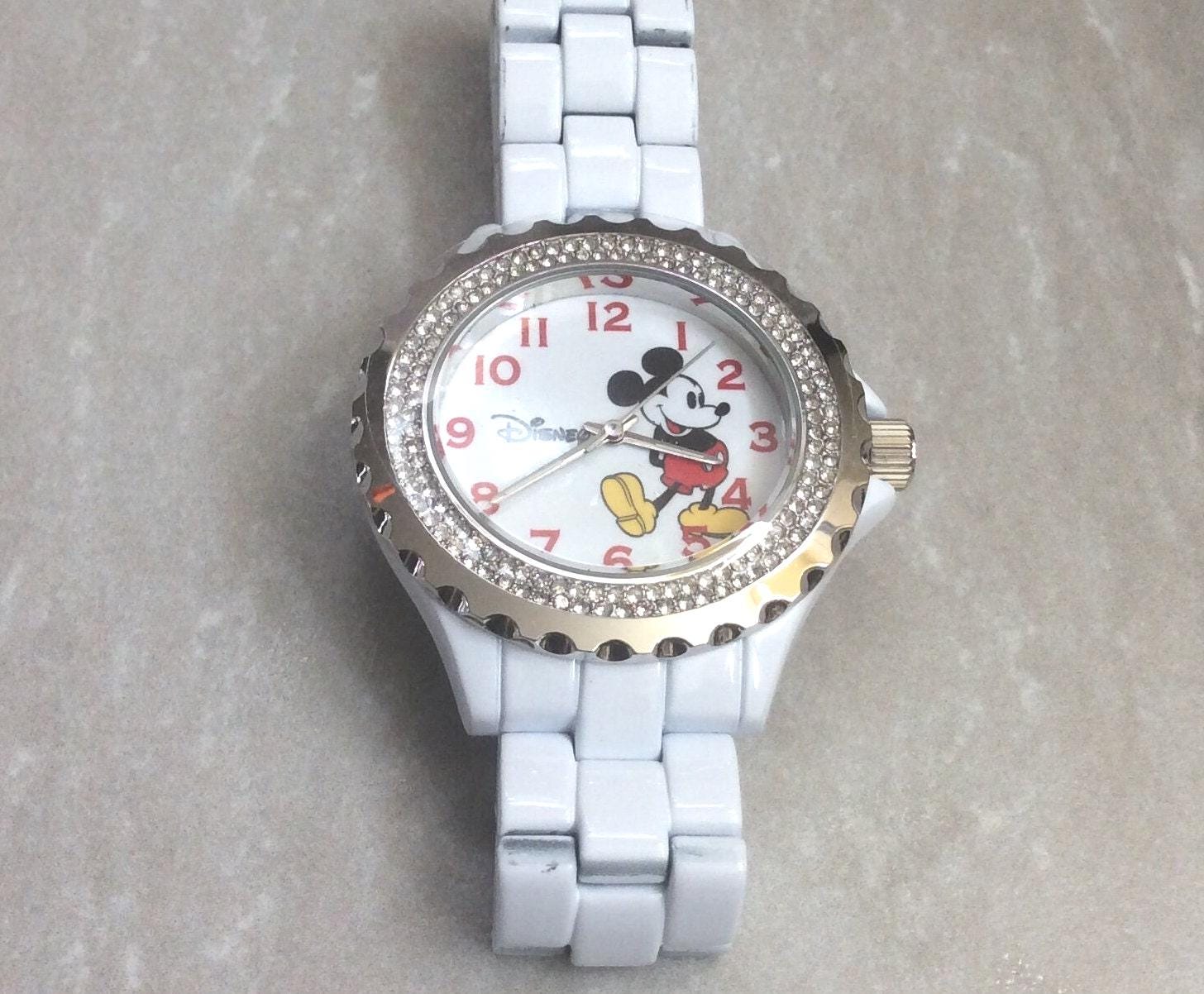 ✴︎mickey✴︎ Disney Mickey Mouse Crystal Watch Round White Dial Red Numbered