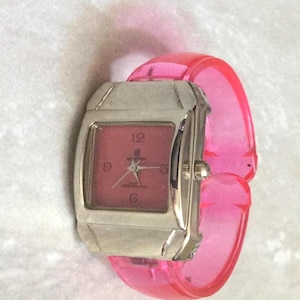 EWATCH Damarmbandsklocka Fyrkantig rosa urtavla Numrerade timmar på rosa akrylarmband Ny oanvänd vintageklocka Skönhet!