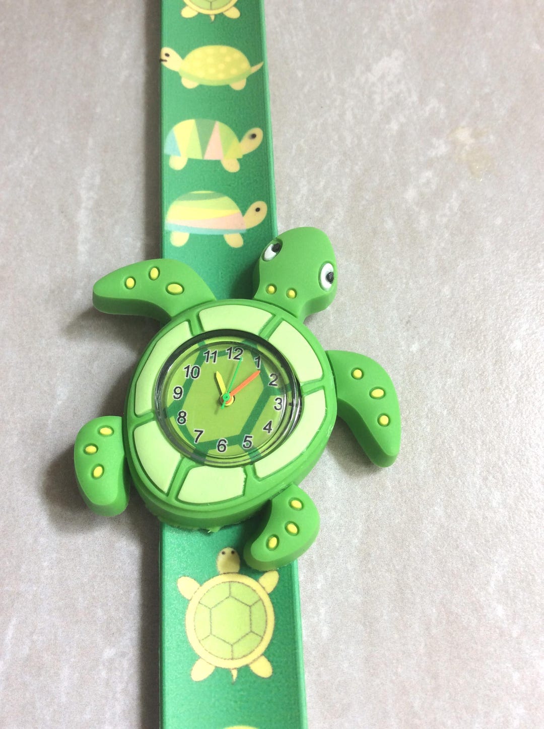 Children's Turtle Slap-on Watch Arabic Numeral Hours on a Turtle Band ...