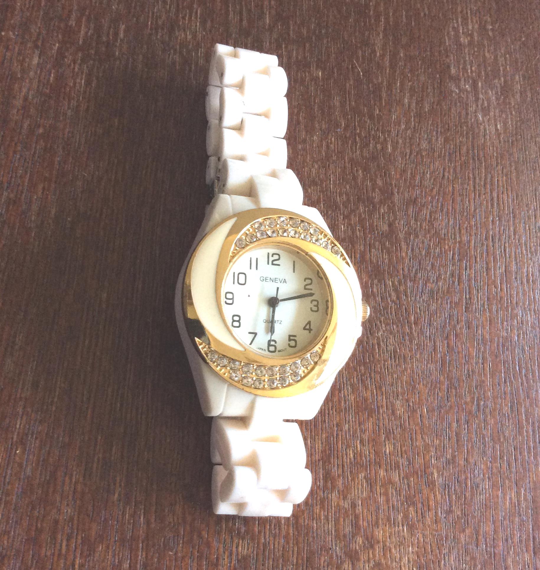 GENEVA Crystal Gold & White Women Watch Round White Dial  display picture 2