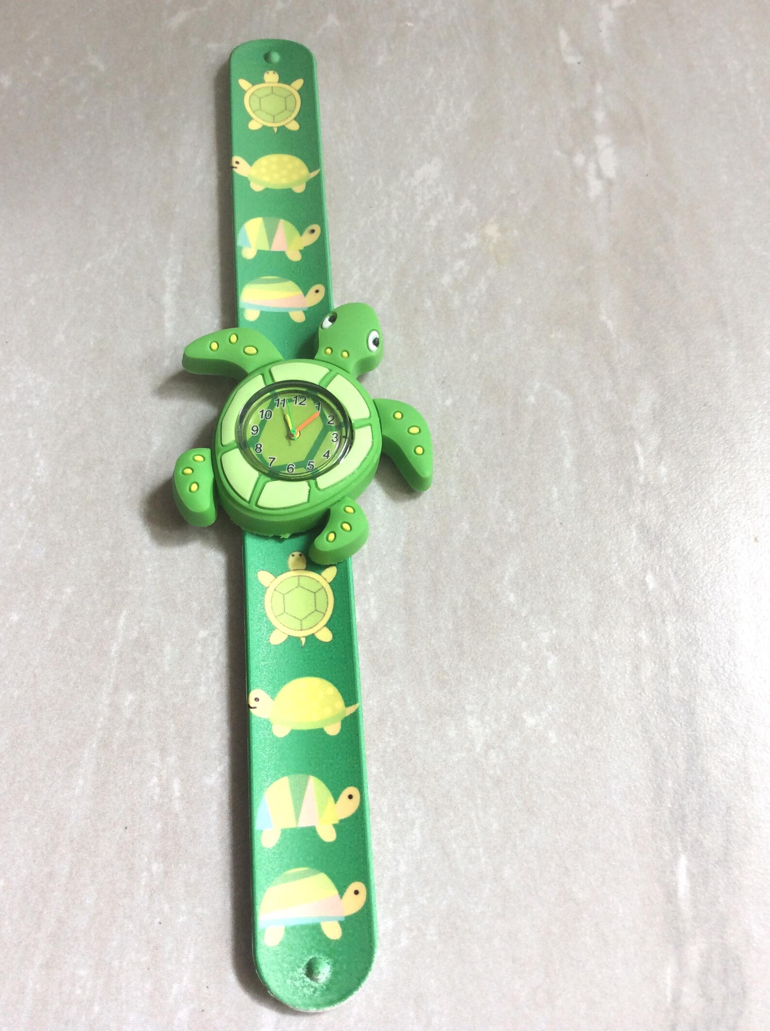 Children's Turtle Slap-on Watch Arabic Numeral Hours on a Turtle Band ...