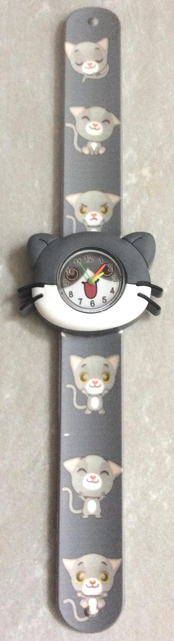 Gray & White Kitty Cat Watch, having a Round Dial… - image 2