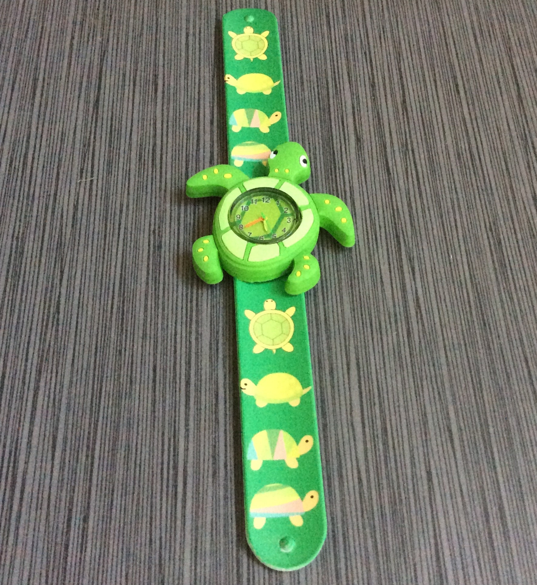 Children's Turtle Slap-on Watch Arabic Numeral Hours on a Turtle Band ...