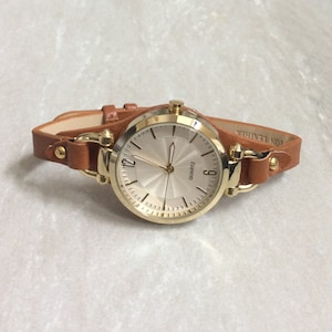 Women's Gold Watch Round Silver Dial Easy Time Reader on a Brown Unique Leather Band Unused New Vintage Watch Beautiful Style!