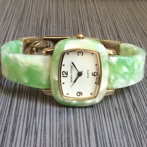 Donna Vivian Women's Gold Watch Green & White Acrylic Rectangle White Dial on Matching Band New Unused Vintage Item Works Perfectly!