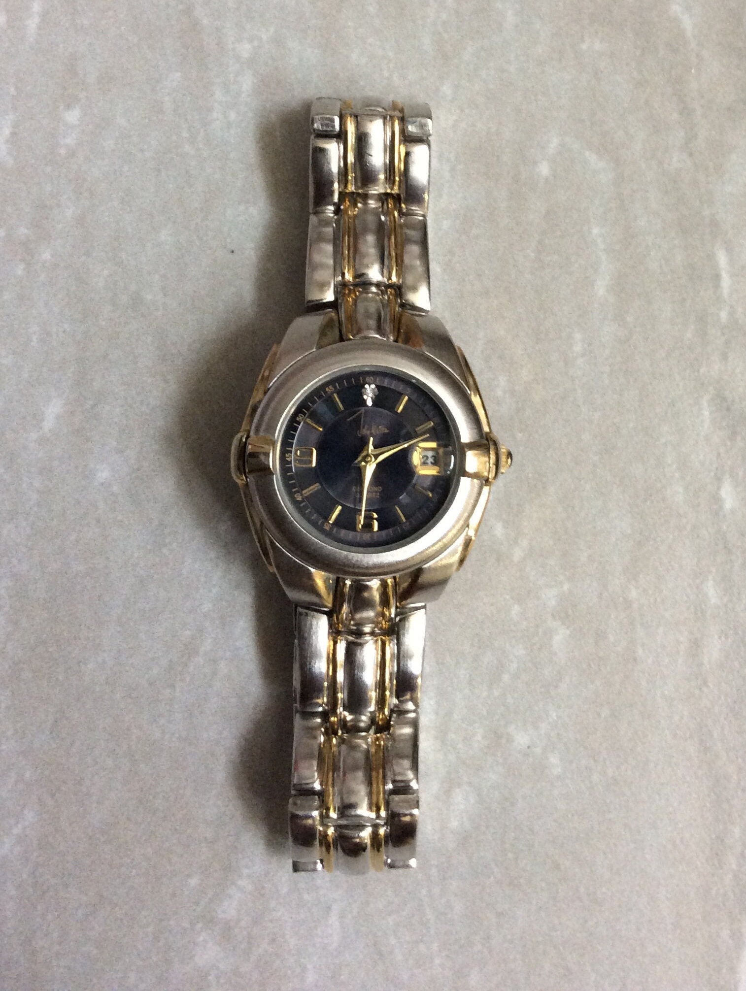 John Weitz Two-tone Women's Watch Round Black Date Dial Gold John Weitz Two-tone Women's Watch Round Black Date Dial Gold