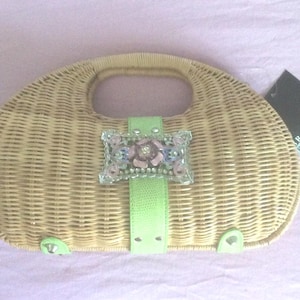Braciano Wicker Hand Bag or Shoulder Bag Flowered Designed Crystal Snap Closure Unused New Vintage Item Beauty!
