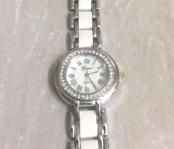 Geneva Women\'s Silver Quartz Watch Geneva Women main image 3