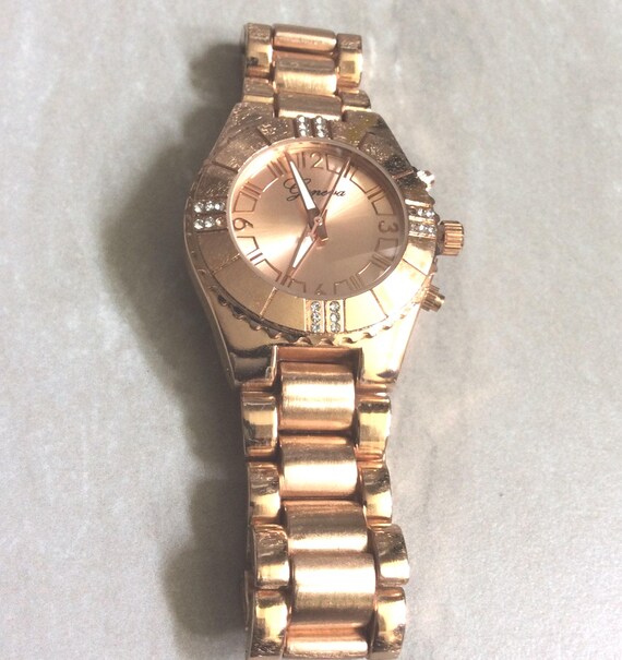 Vintage Geneva Rose Gold Crystal Watch, Stainless Steel Band  display picture 3